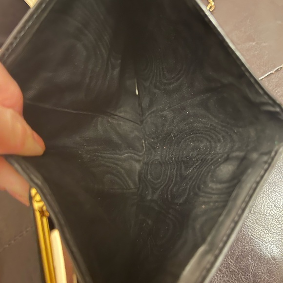 Vintage Chanel CC Logo Bifold  patent wallet (WOC)  24K GHW - Picture 16 of 17